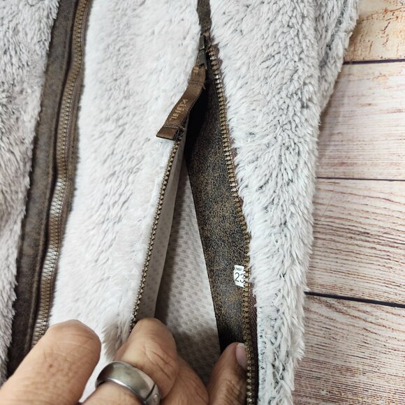 Kuhl Women's Flight Vest Size Small Hooded Soft Cozy Jacket Beige Sherpa Fleece - Picture 6 of 16